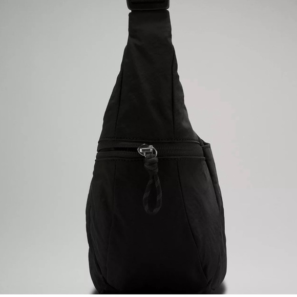 Lululemon Slouchy Sling Bag 6L NWT Black - Picture 6 of 8